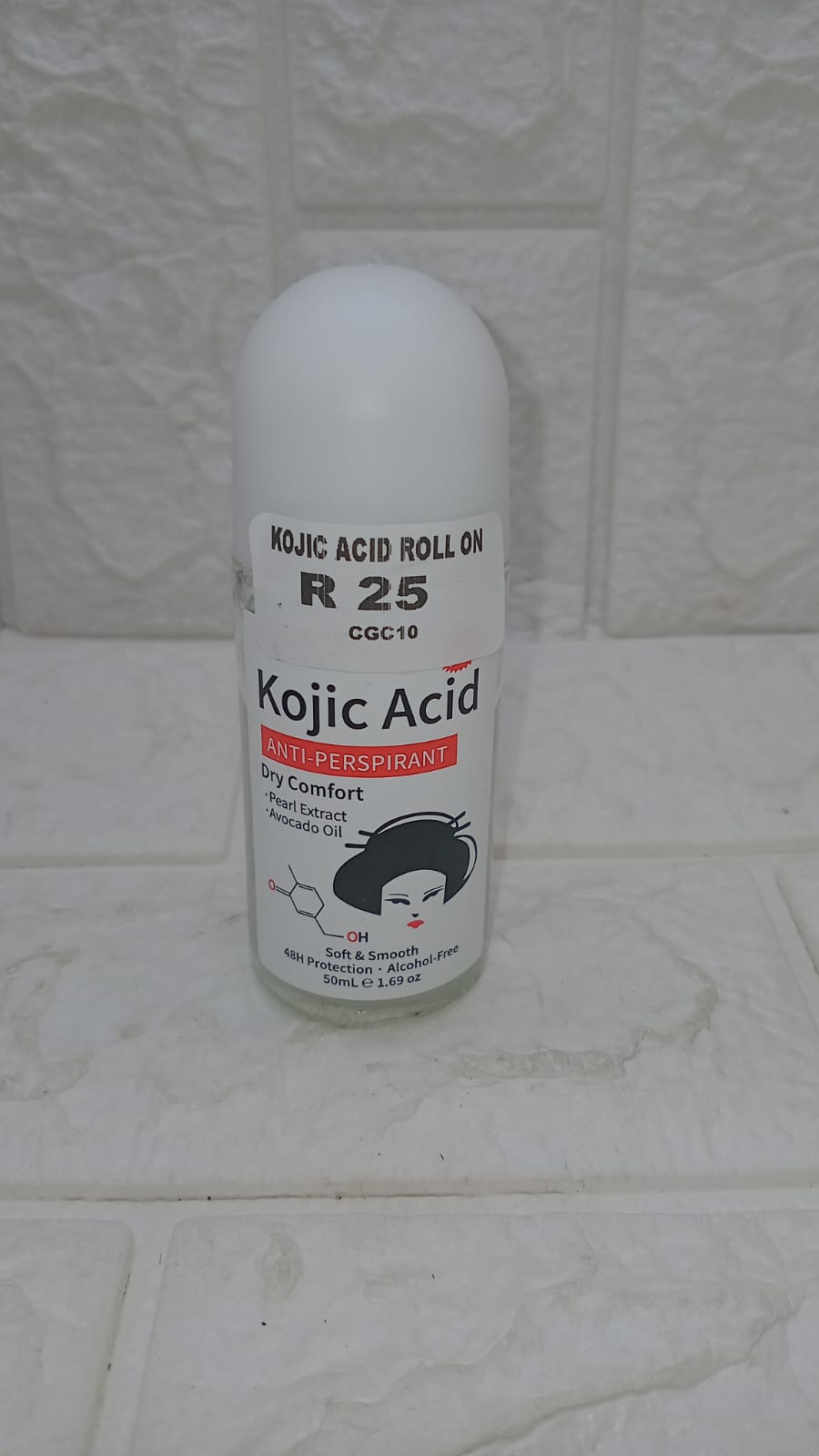 KOJIC ACID ROLL ON