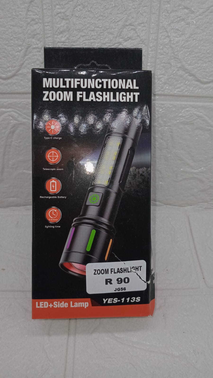 MULTIFUNCTIONAL ZOOM FLASHLIGHT