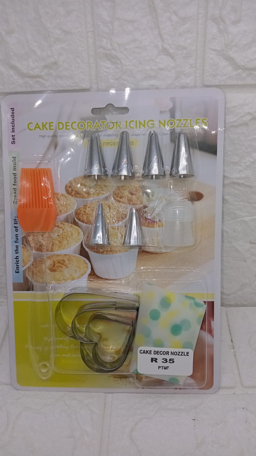 CAKE DECORATING NOZZLES