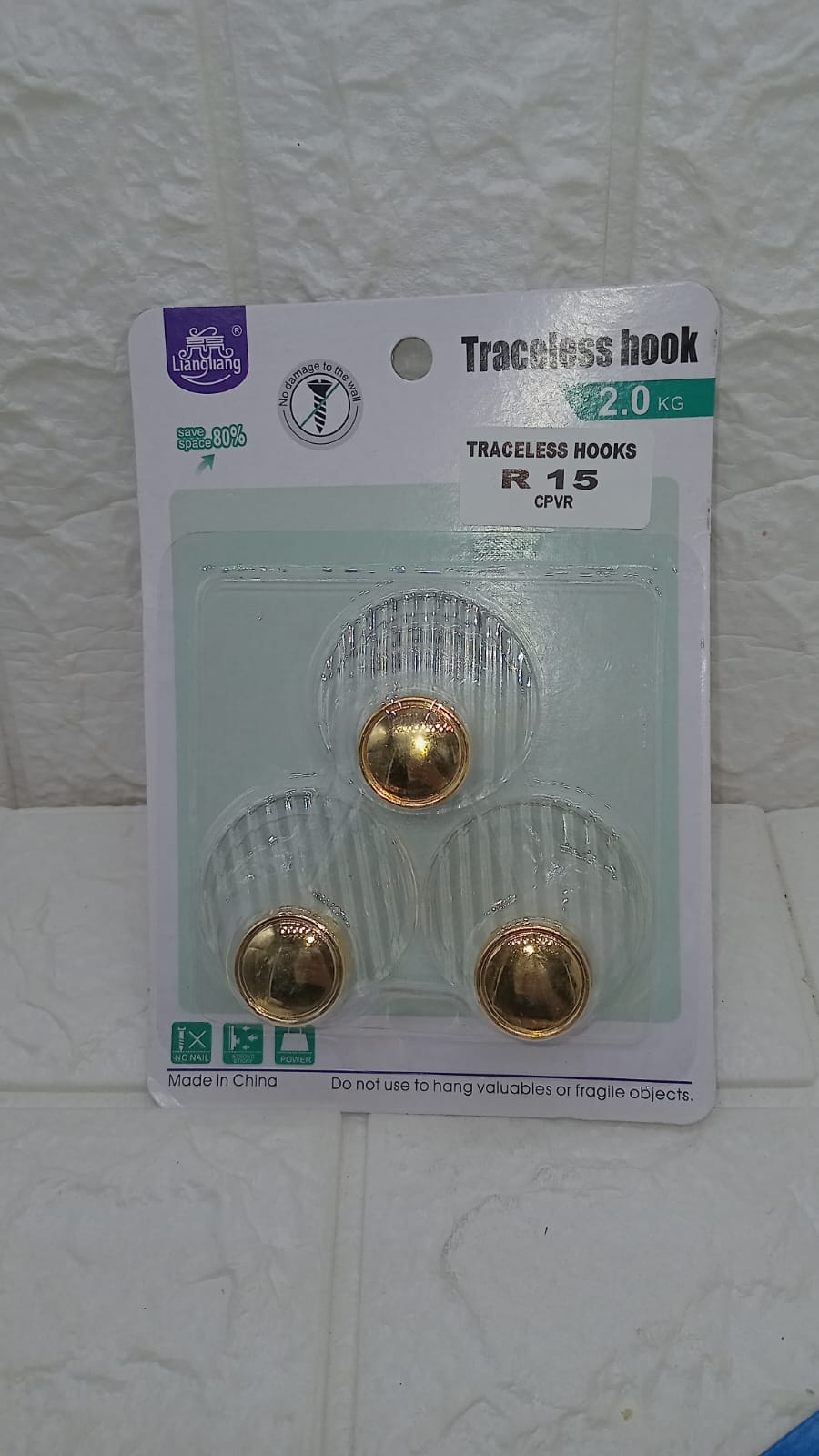 TRACELESS HOOKS
