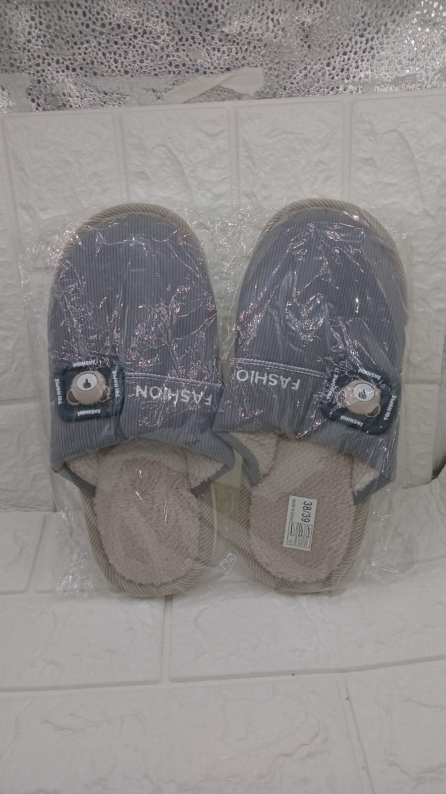 LADIES SLIPPERS