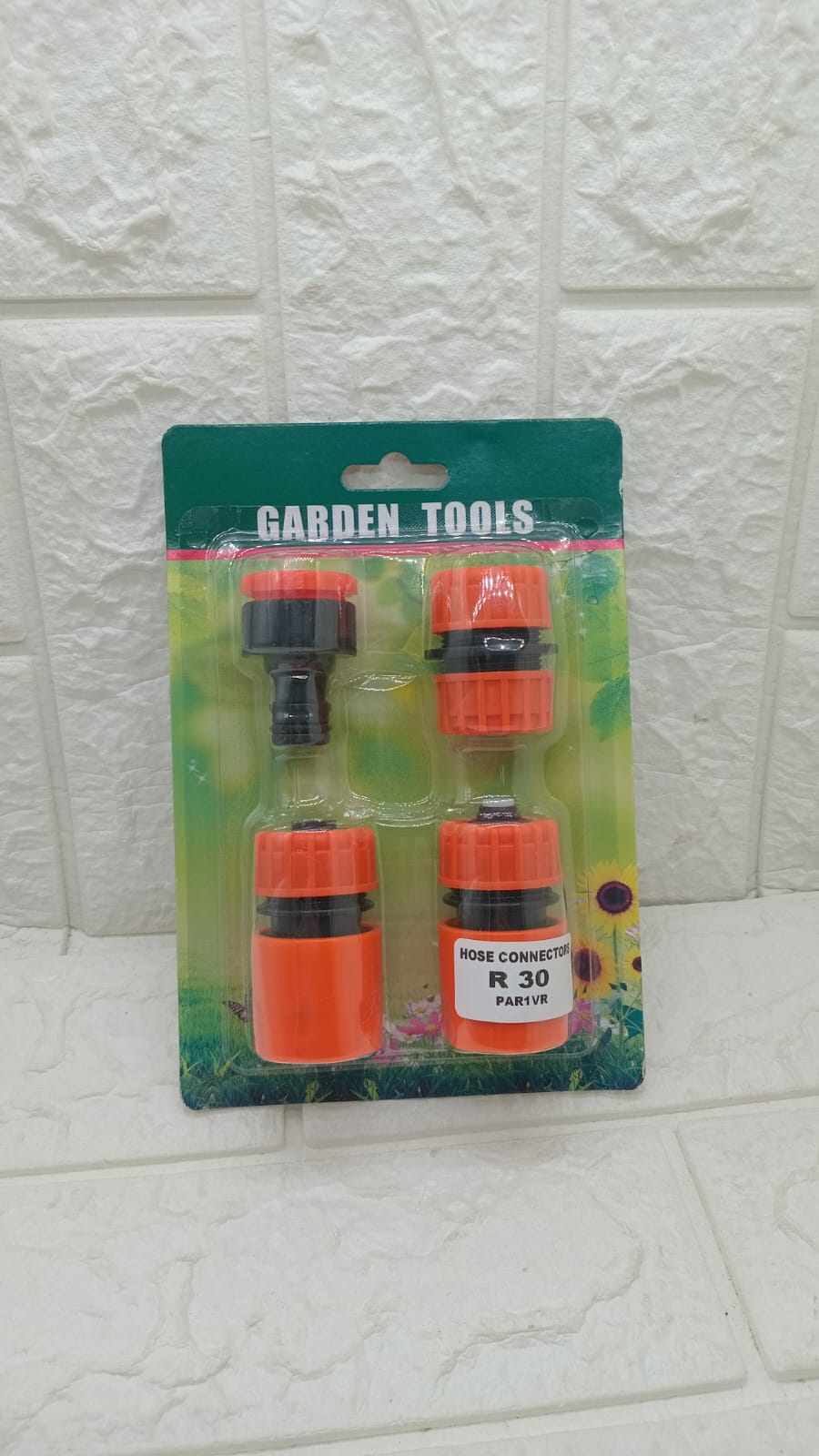 HOSE CONNECTORS