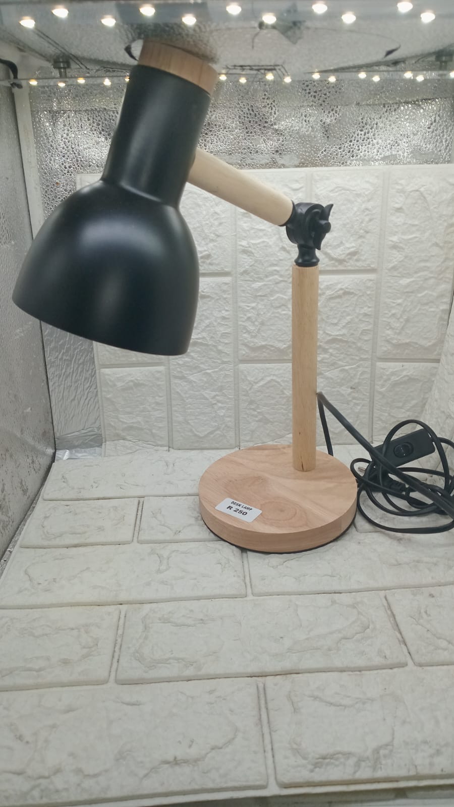 DESK LAMP