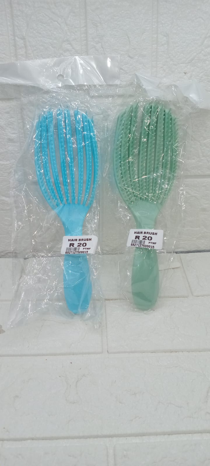 DETANGLING BRUSH