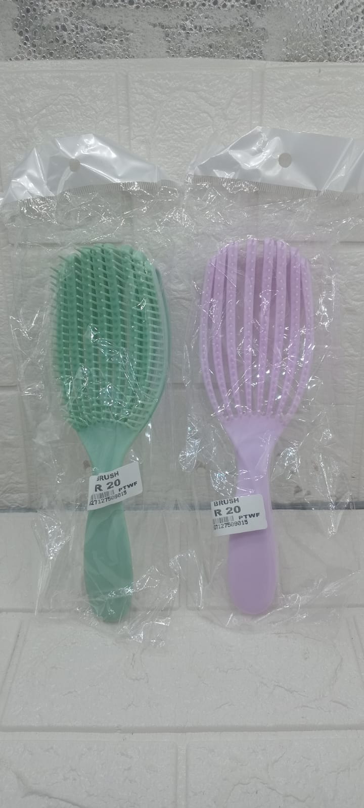 DETANGLING BRUSH