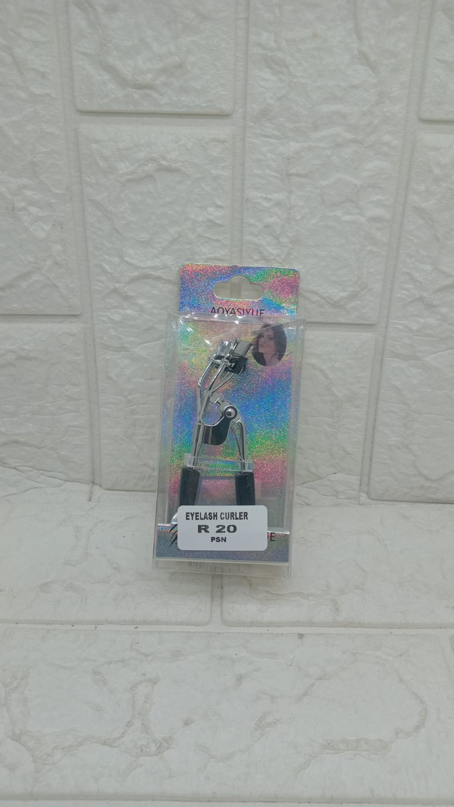 EYELASH CURLER