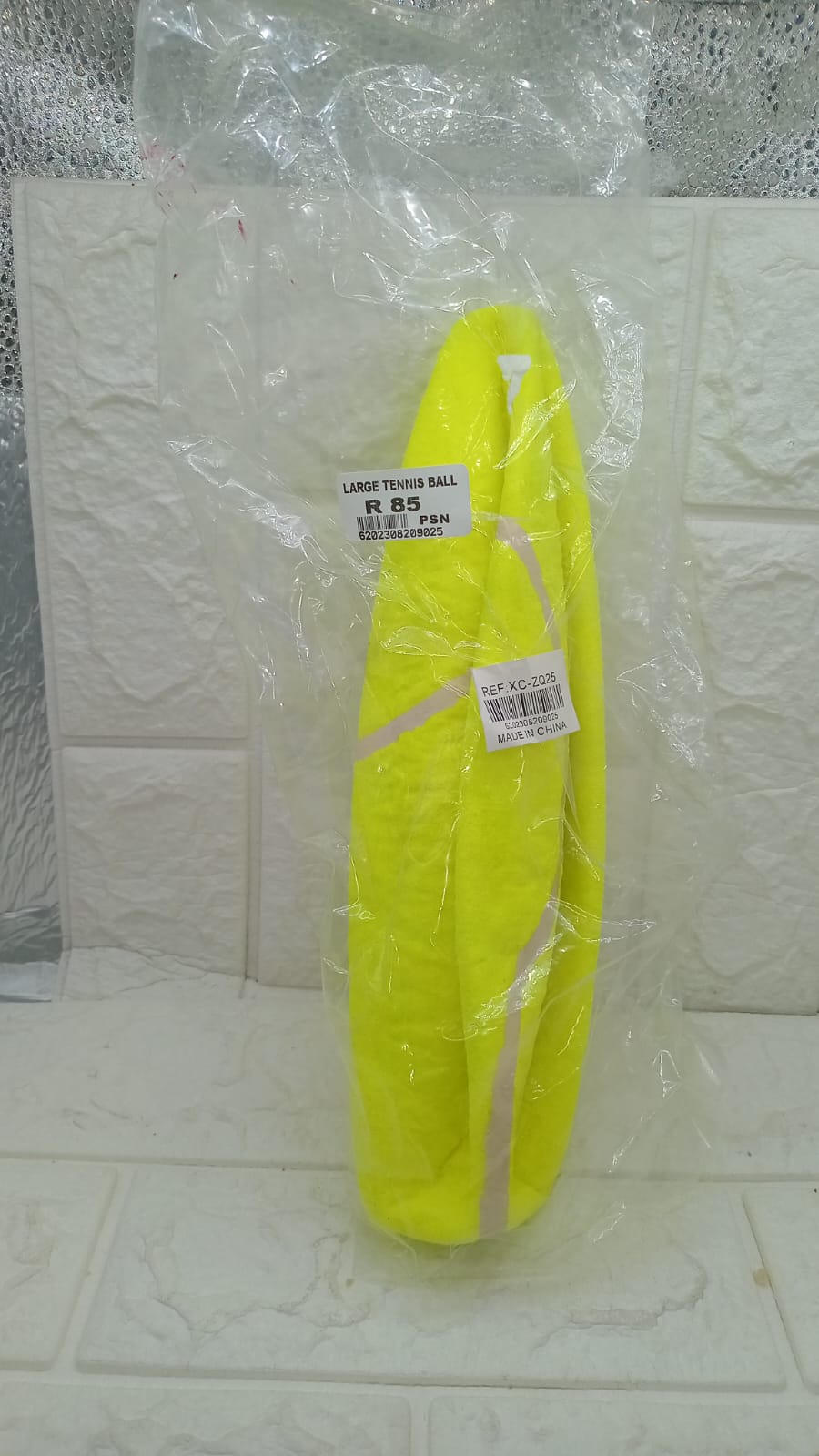 LARGE TENNIS BALL
