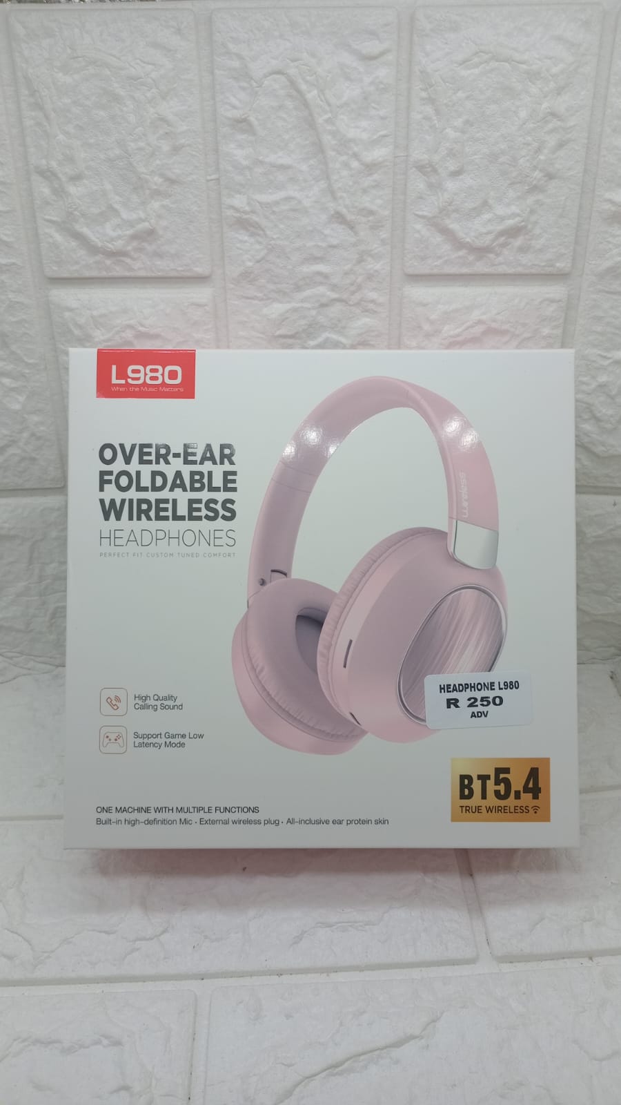 OVER-EAR FOLDABLE WIRELESS HEADPHONES