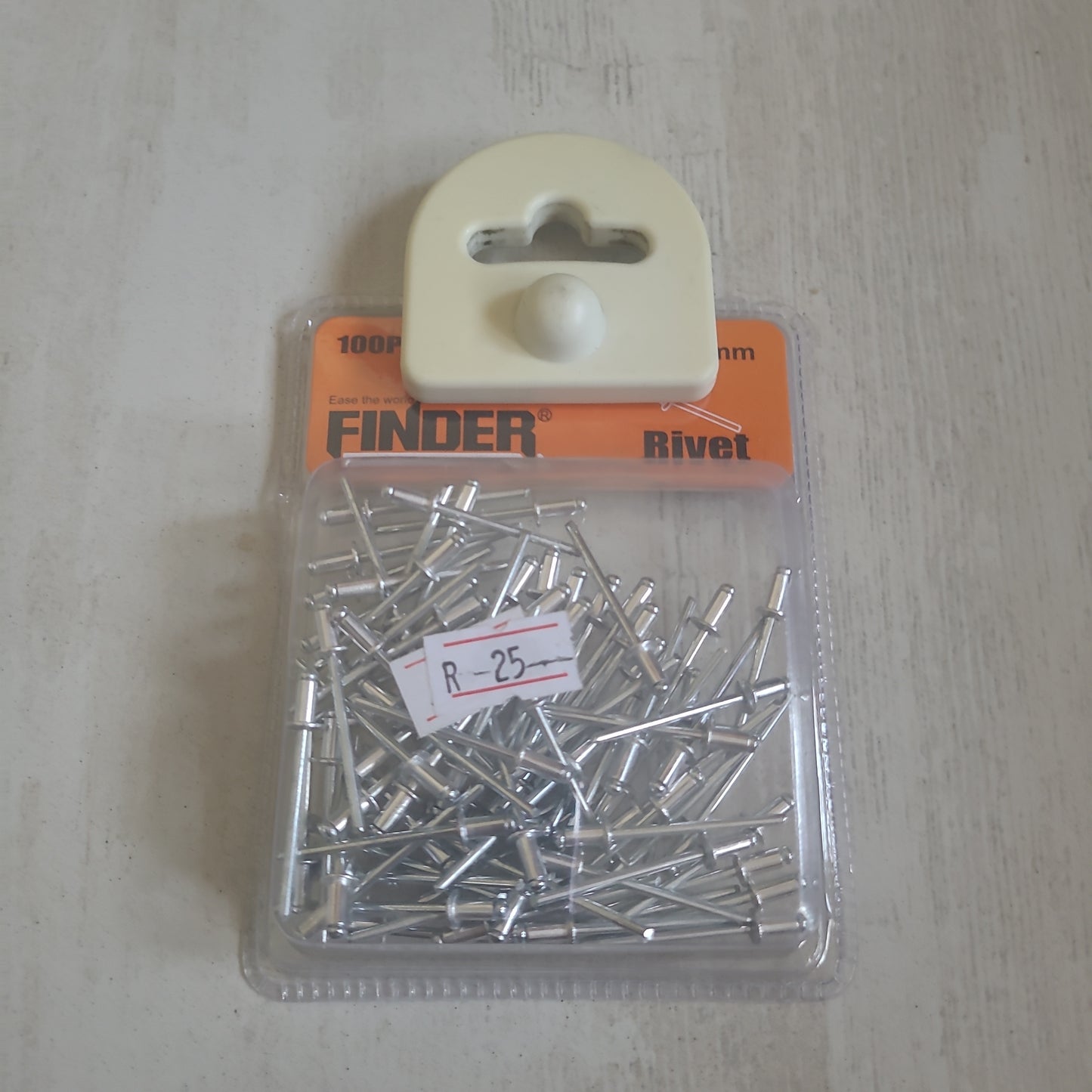 FINDER 3.2mm Rivets (100 pack)