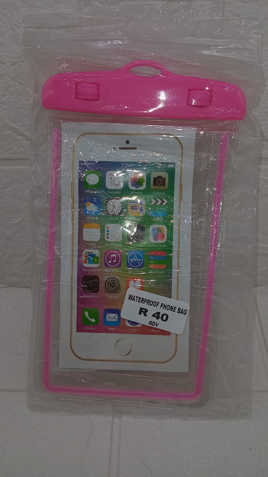 WATERPROOF PHONE POUCH