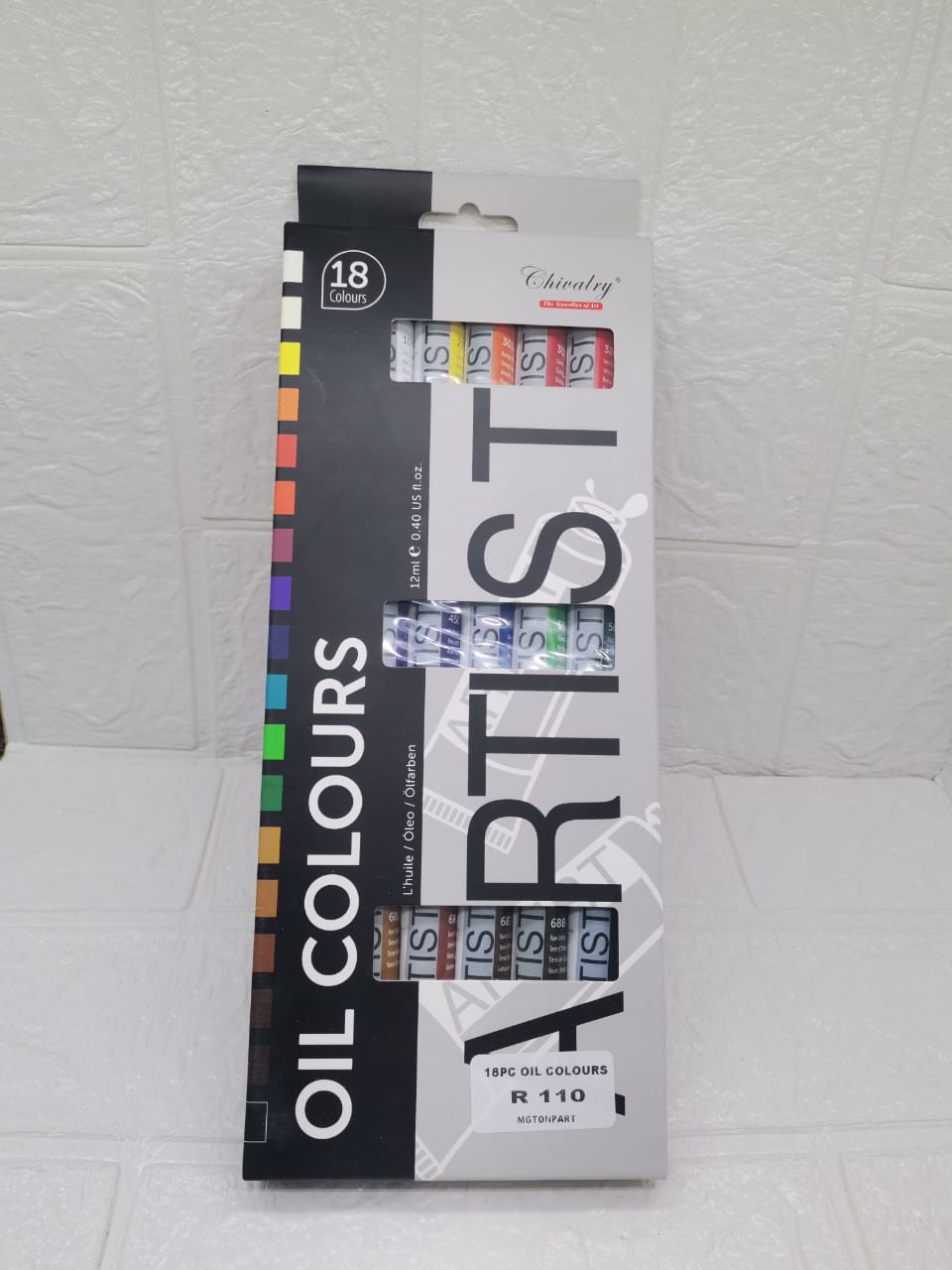 18 PIECE OIL COLOURS
