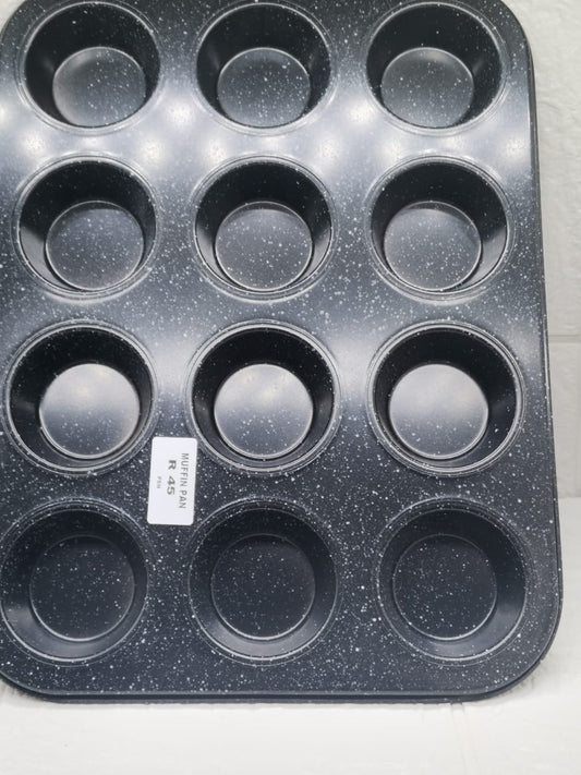 12 PIECE MUFFIN PAN