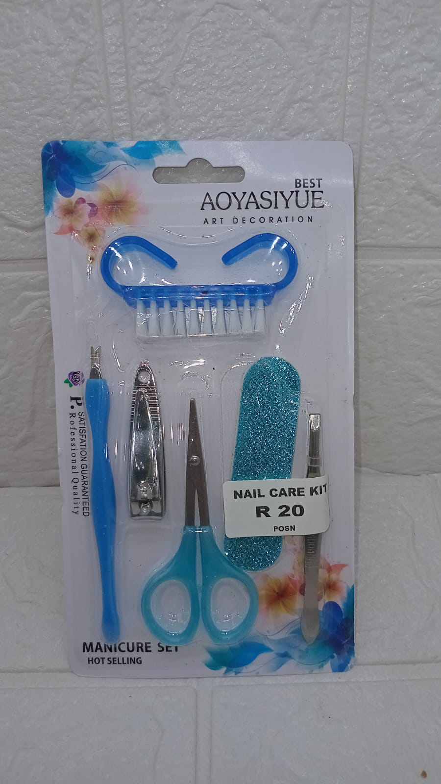 NAIL CARE KIT