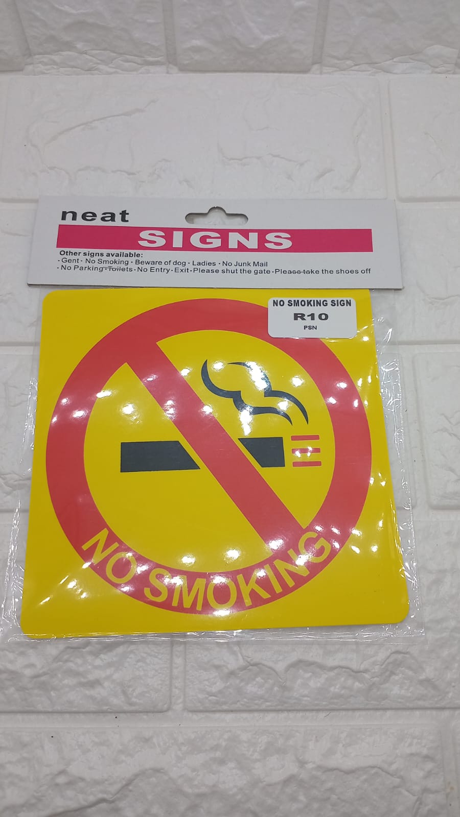 NO SMOKING SIGN