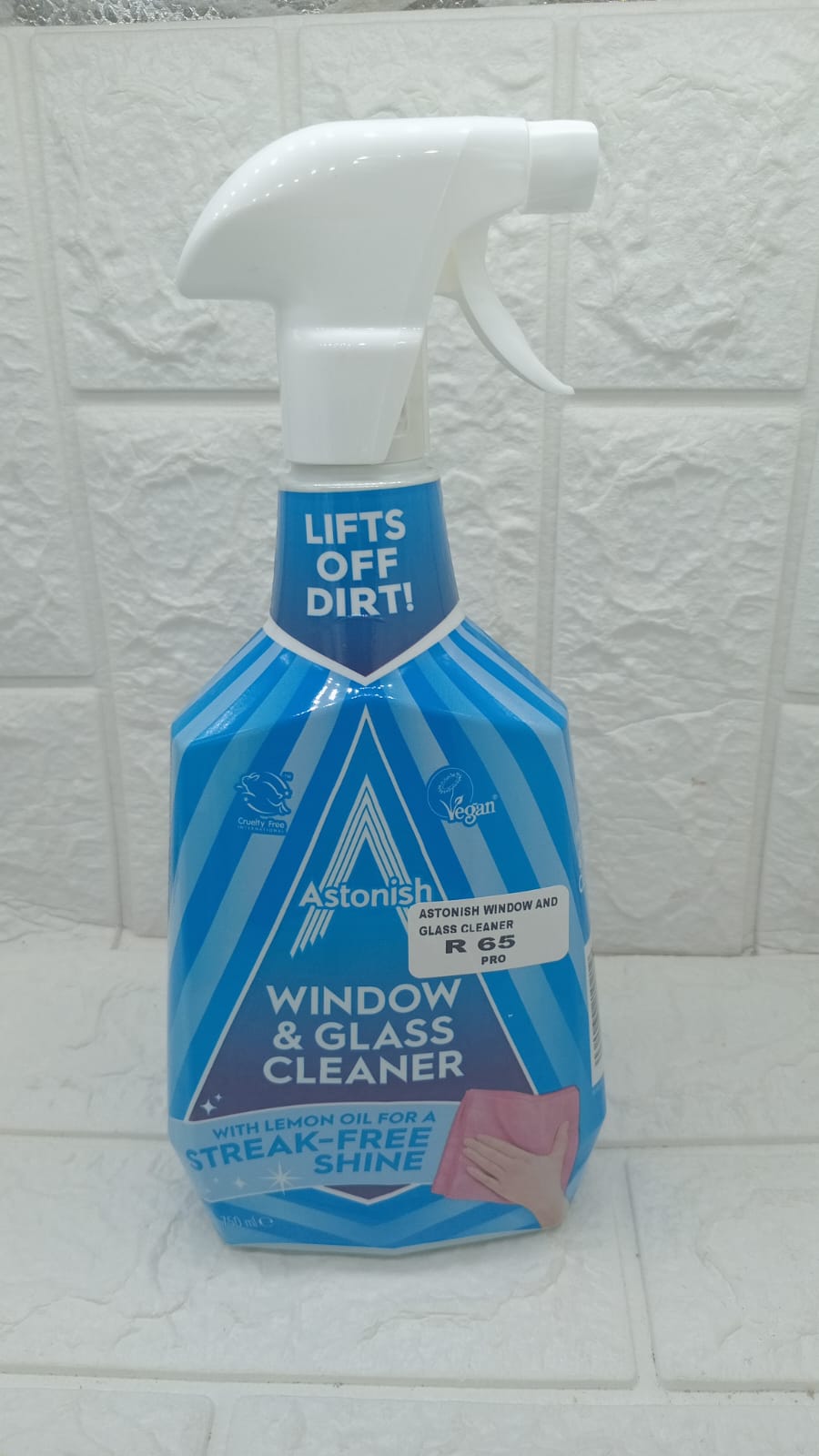 ASTONISH WINDOW AND GLASS CLEANER