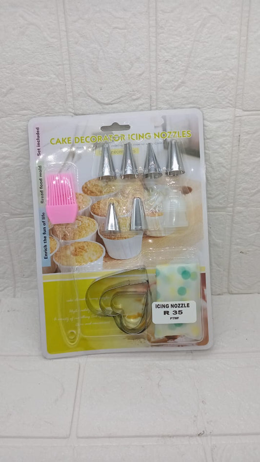 CAKE DECORATING KIT