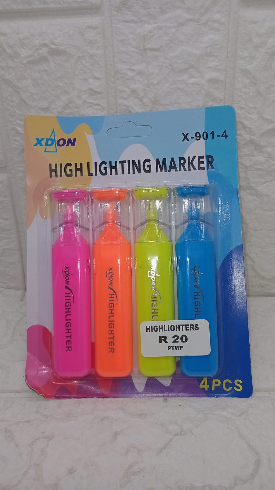 4 PIECE HIGHLIGHTERS