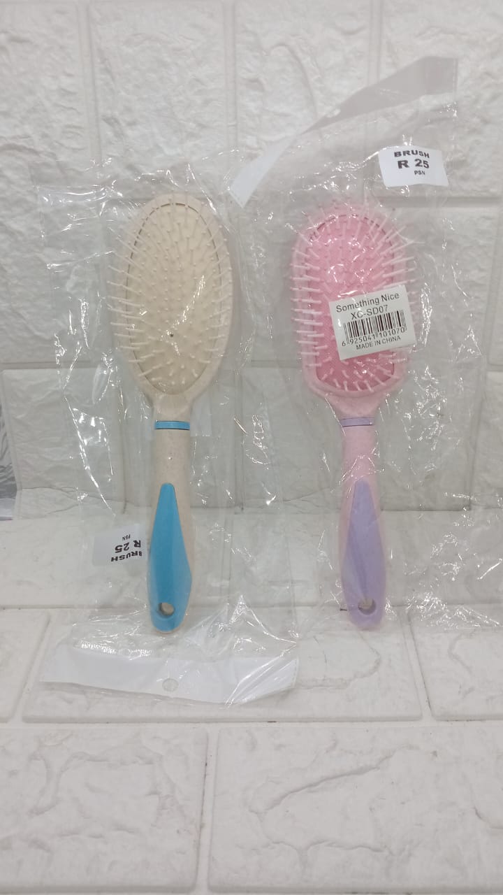ASSORTED HAIR BRUSHES