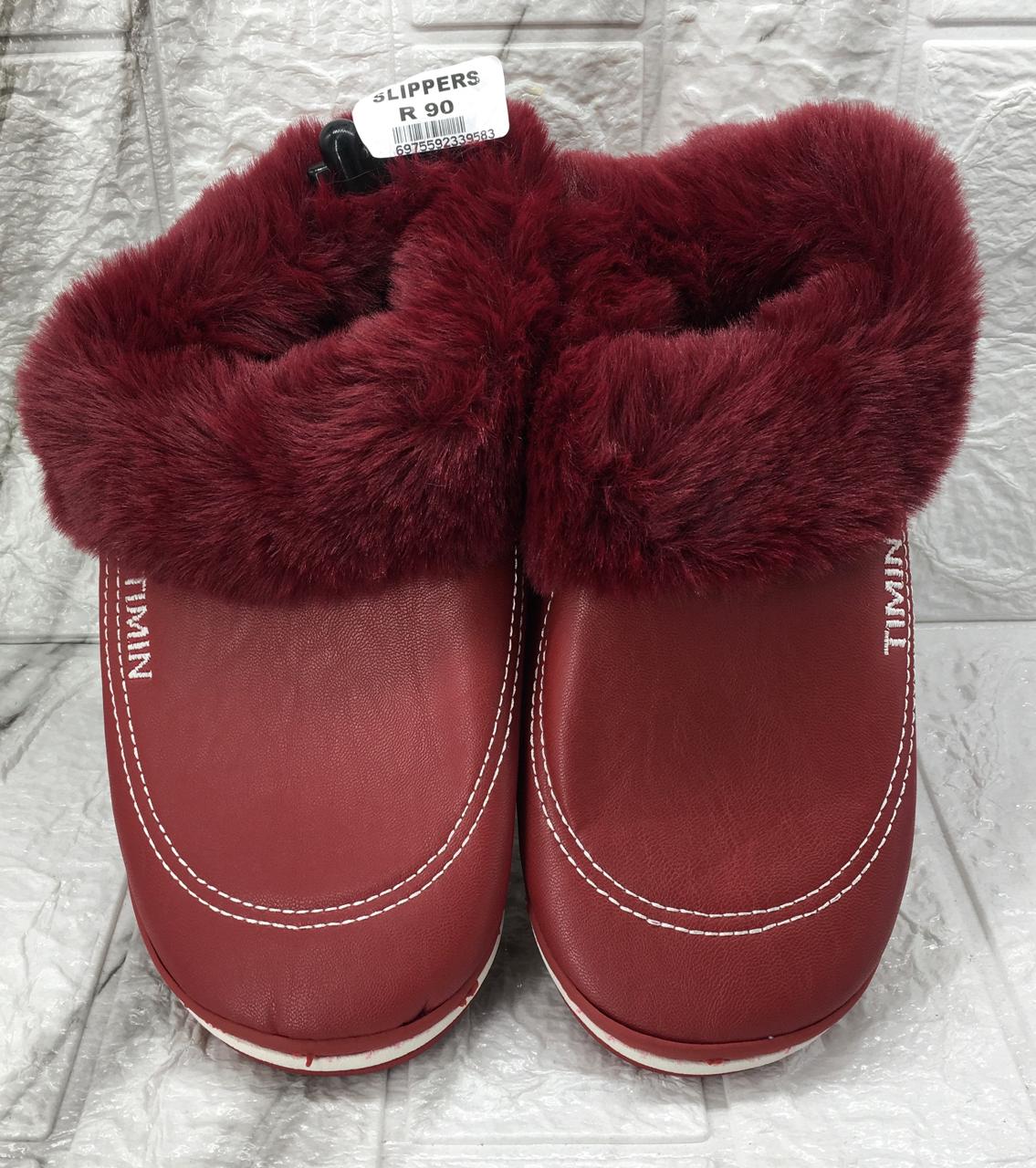 FLUFFY SLIPPERS