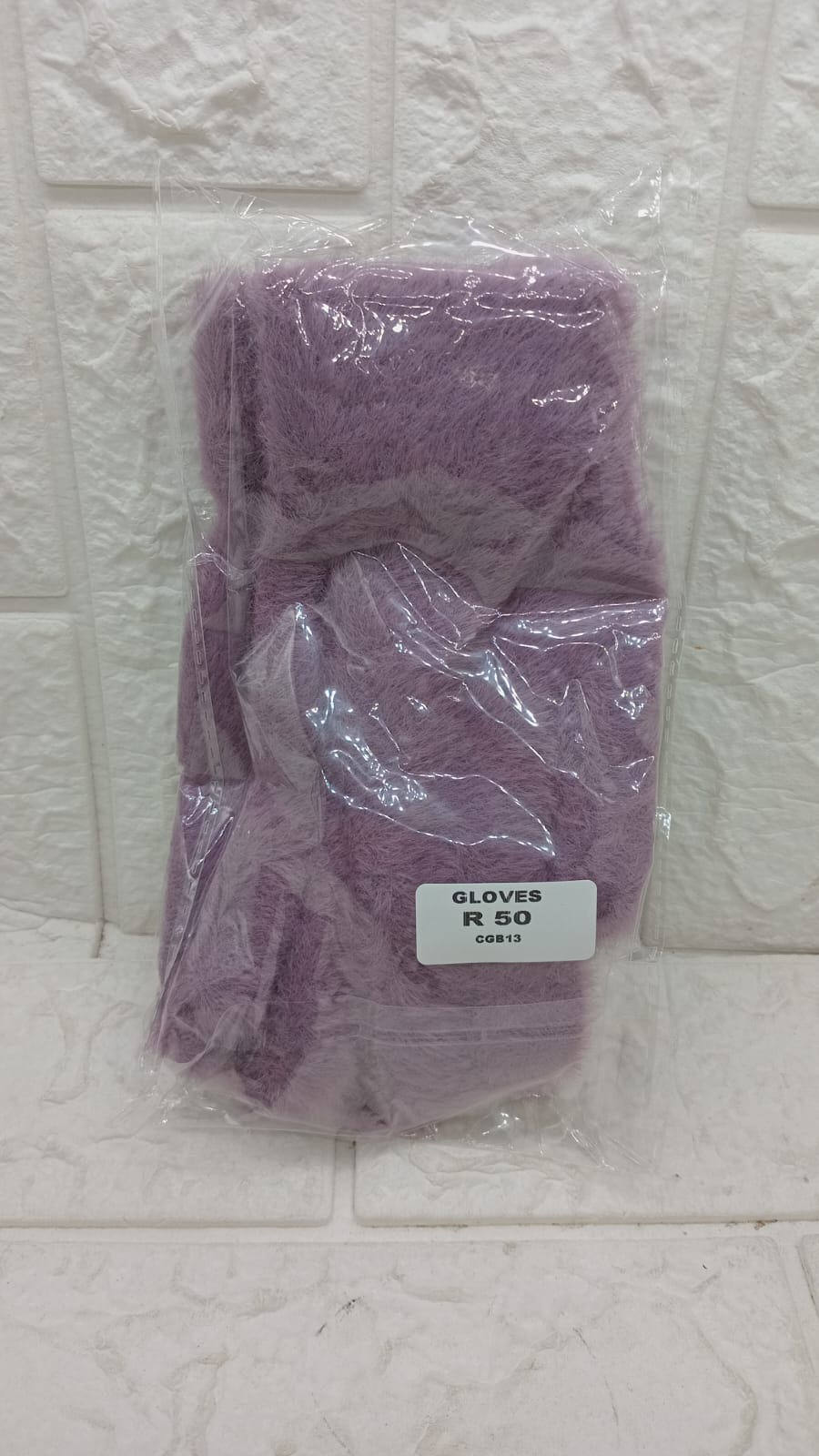 SOFT GLOVES