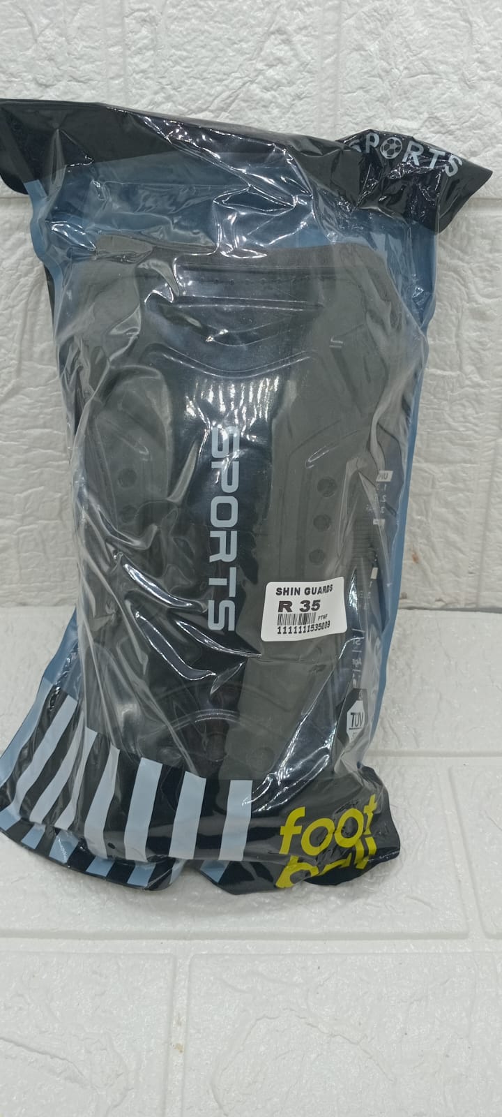 SHIN GUARDS