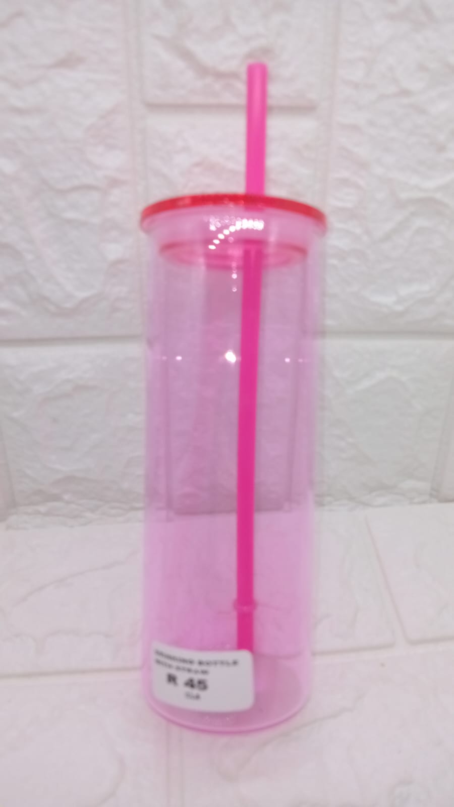 DRINKING MUGS WITH STRAW