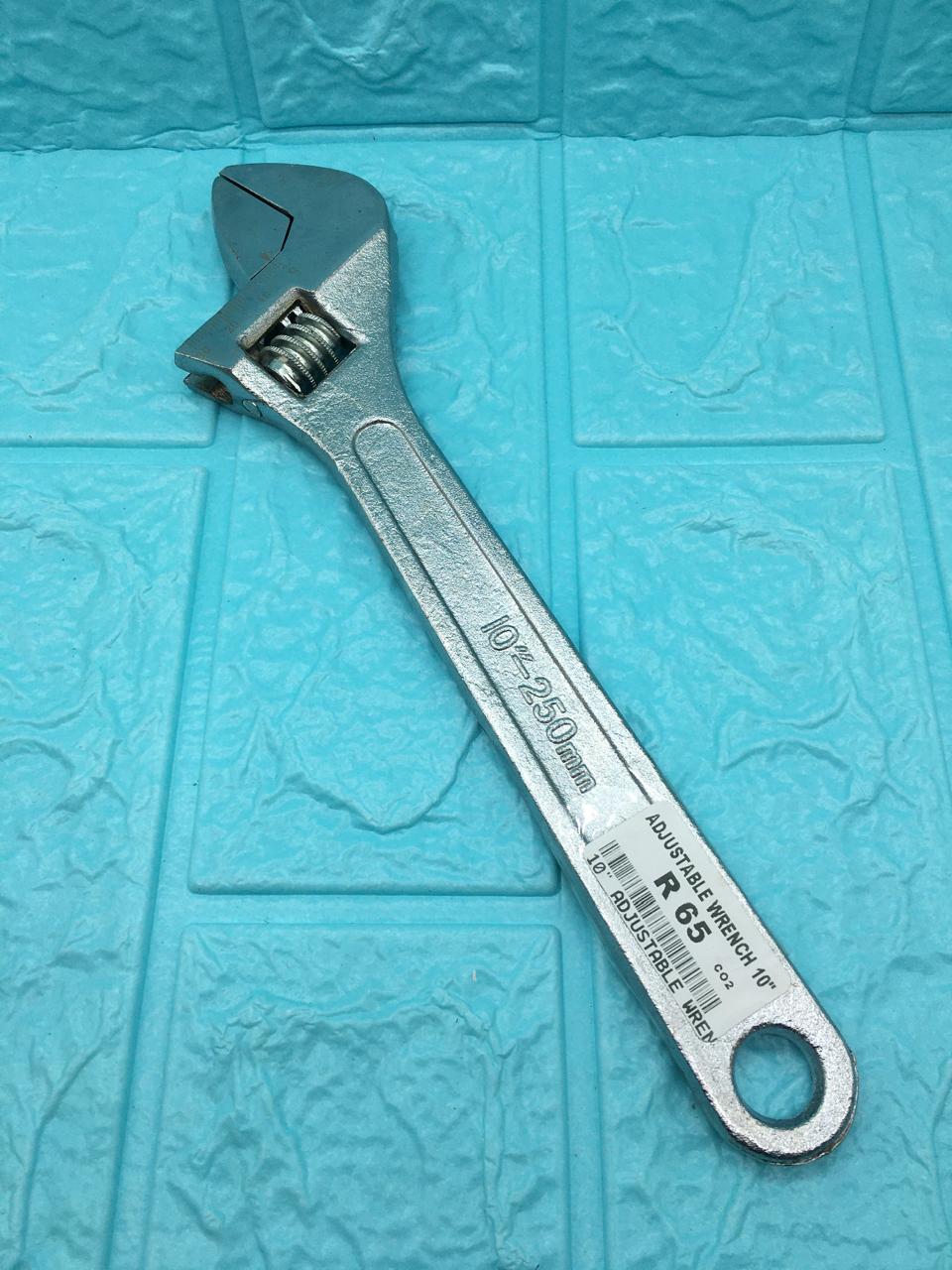 ADJUSTABLE WRENCH 10'' & 12MM