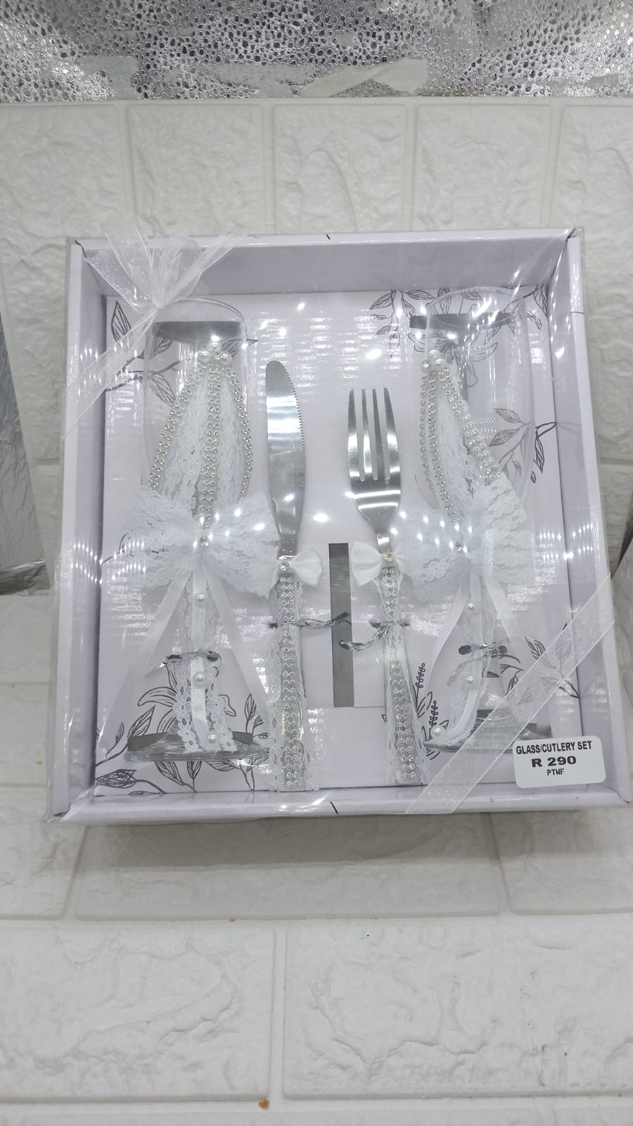 GLASS/CUTLERY SET