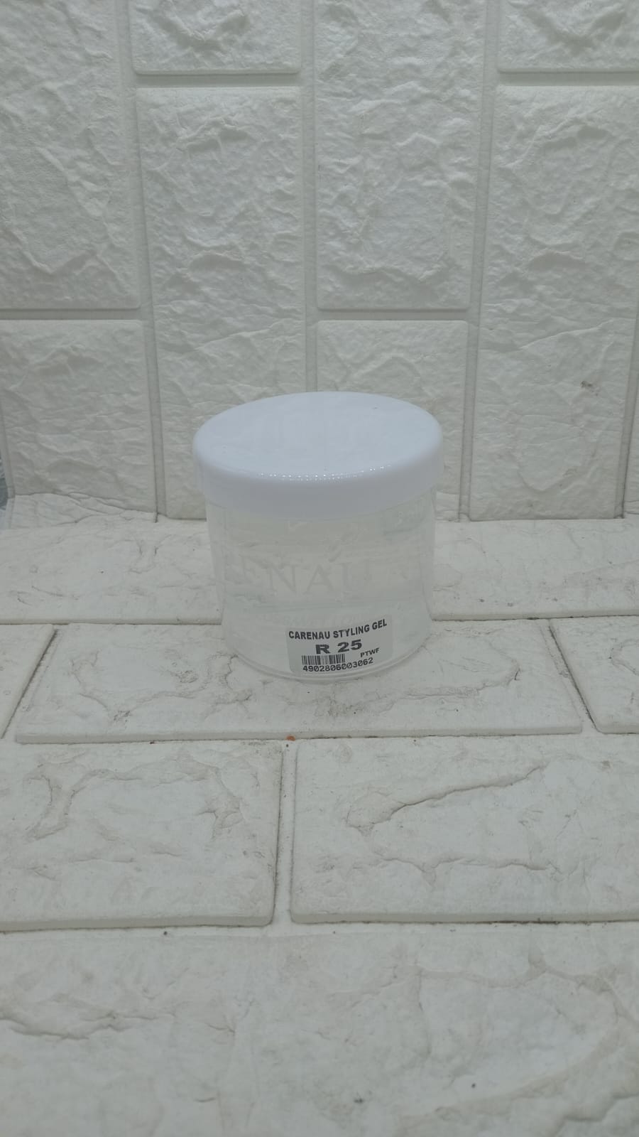 STYLING HAIR GEL