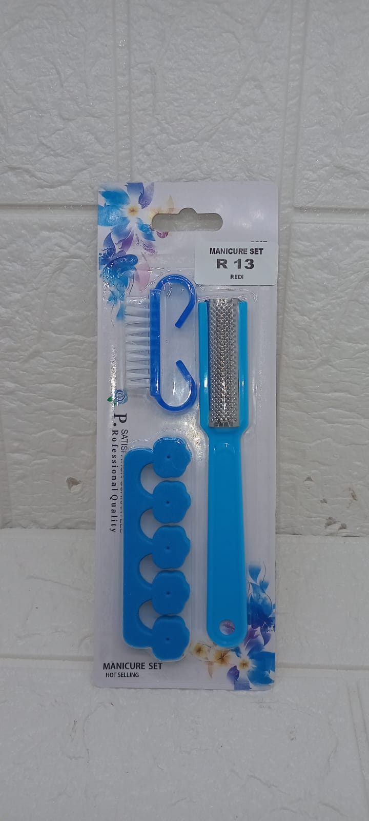 MANICURE SET