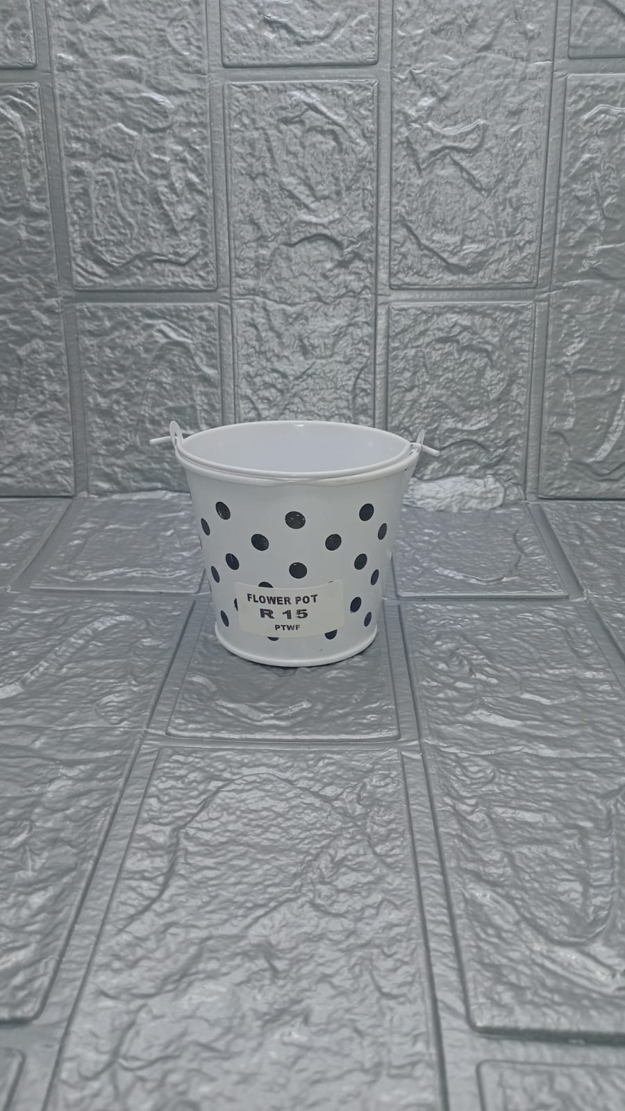 SMALL FLOWERPOTS