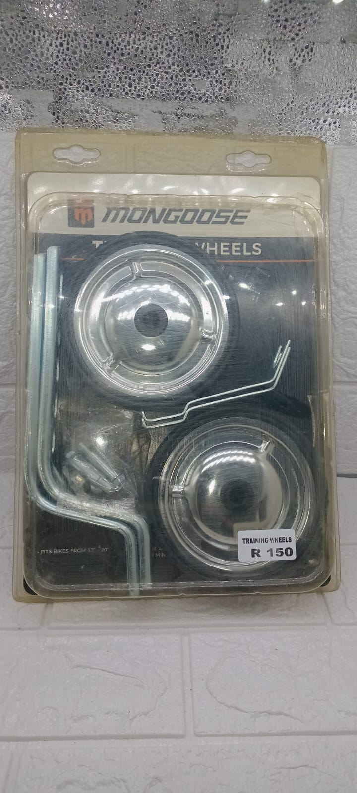 BICYCLE TRAINING WHEELS