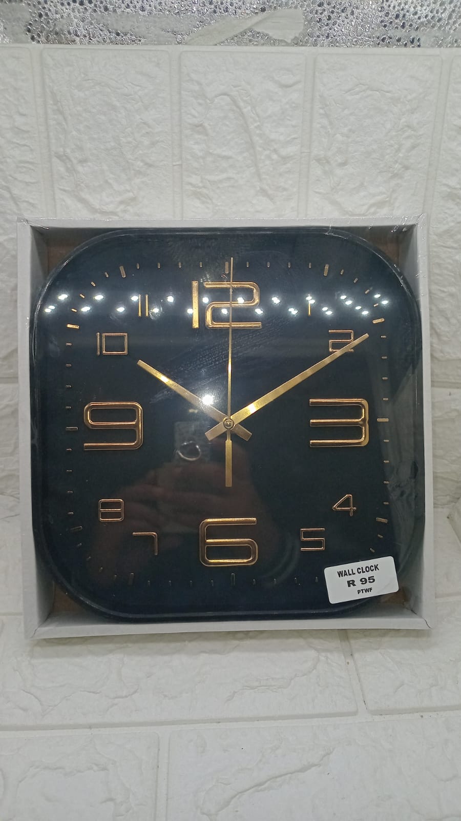 WALL CLOCK