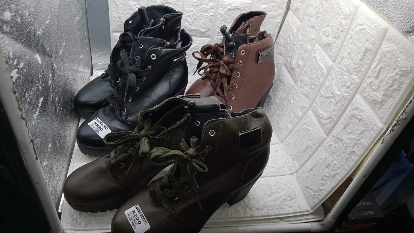 LADIES BOOTS