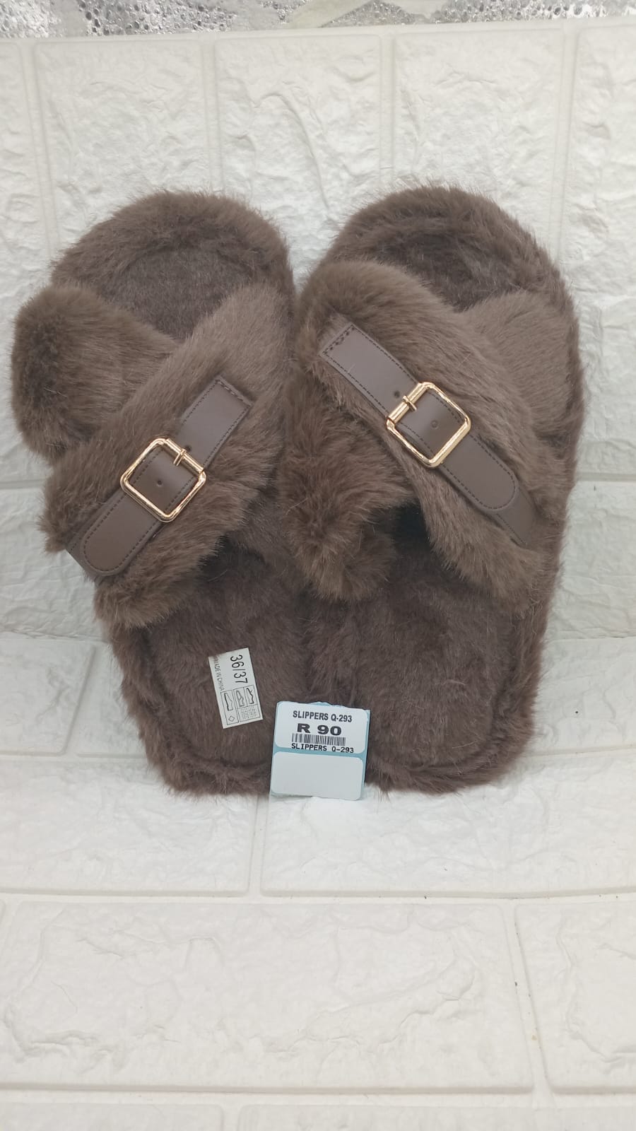 LADIES SLIPPERS