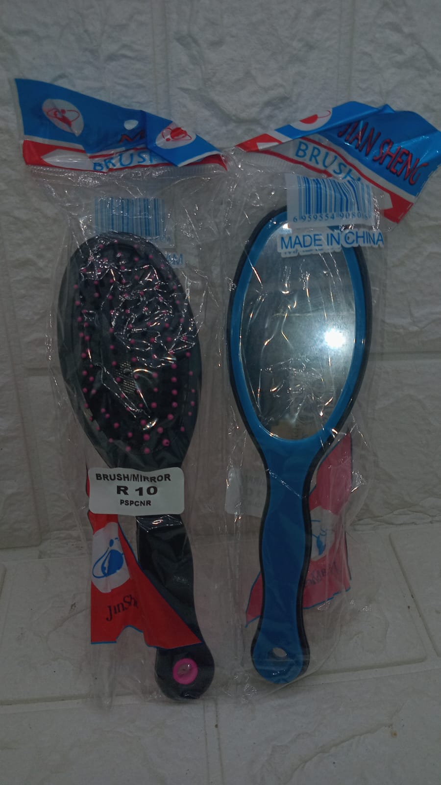 MIRROR BRUSH