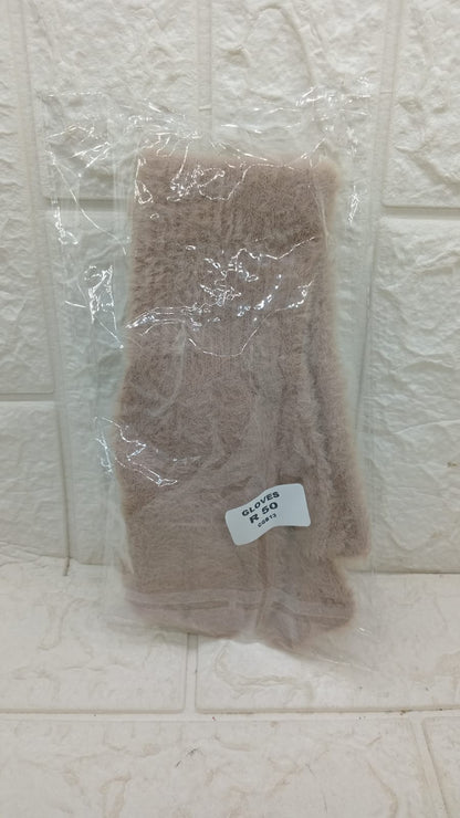 SOFT GLOVES