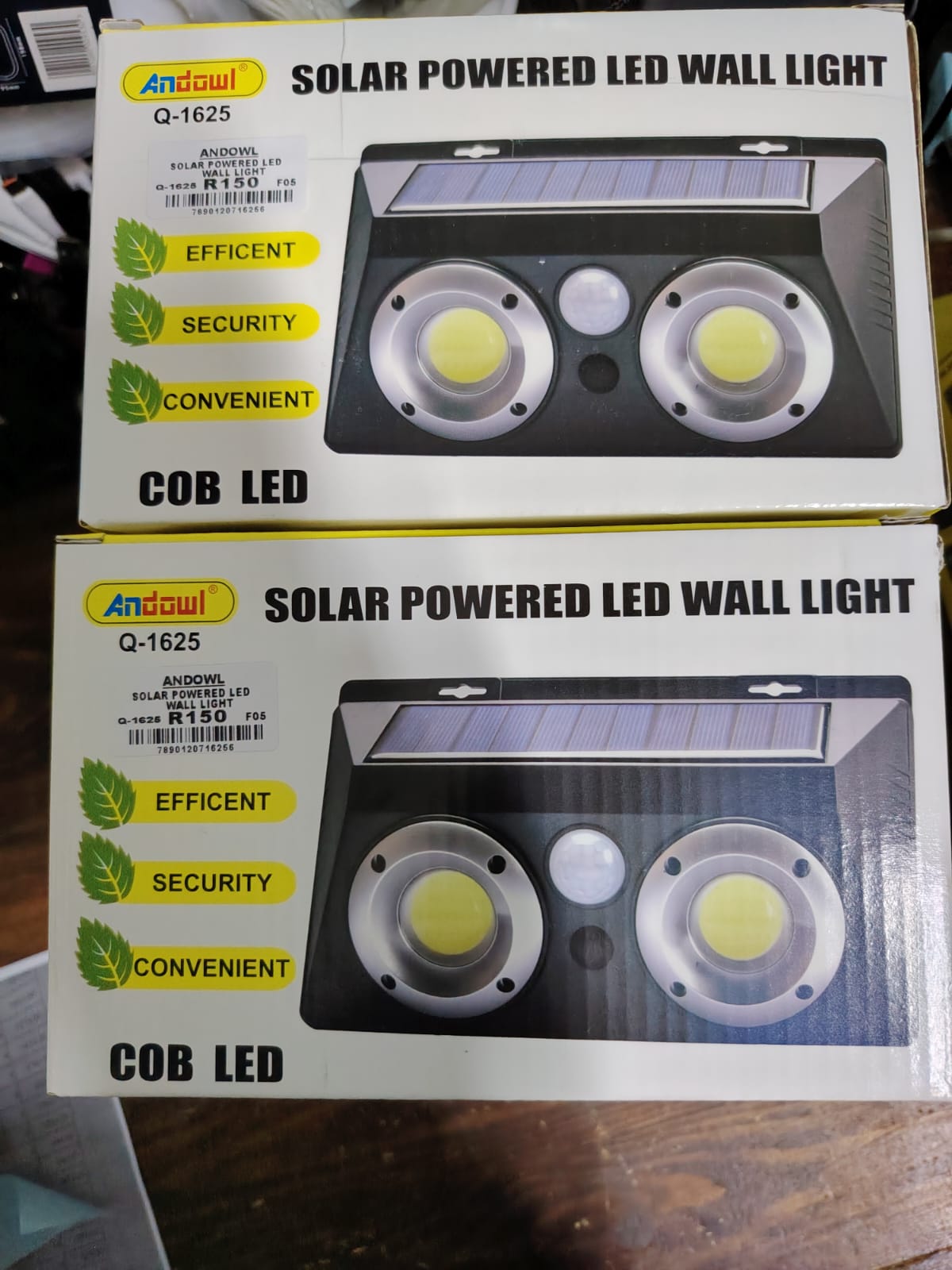 SOLAR POWERED LED WALL LIGHT