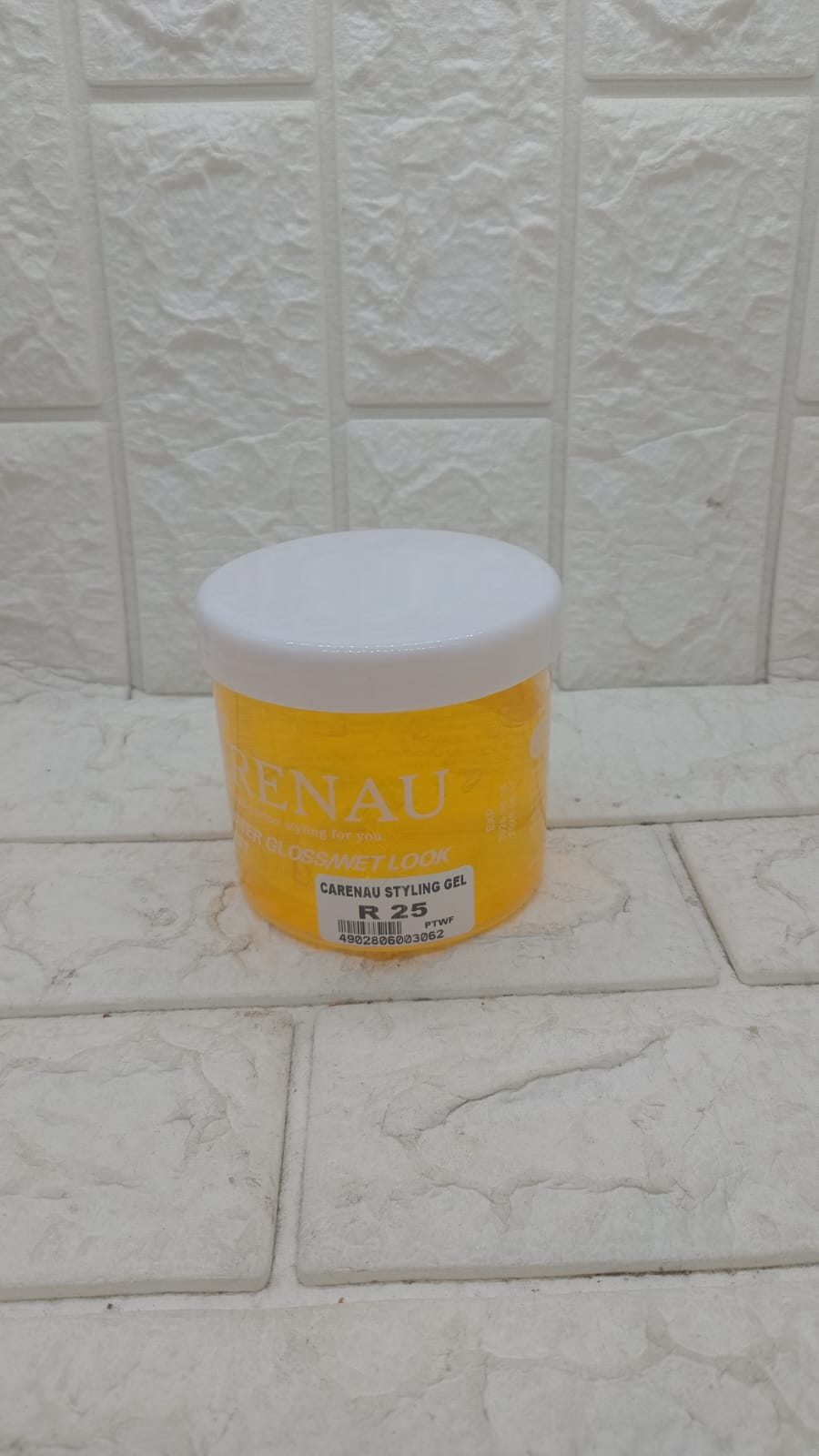 STYLING HAIR GEL