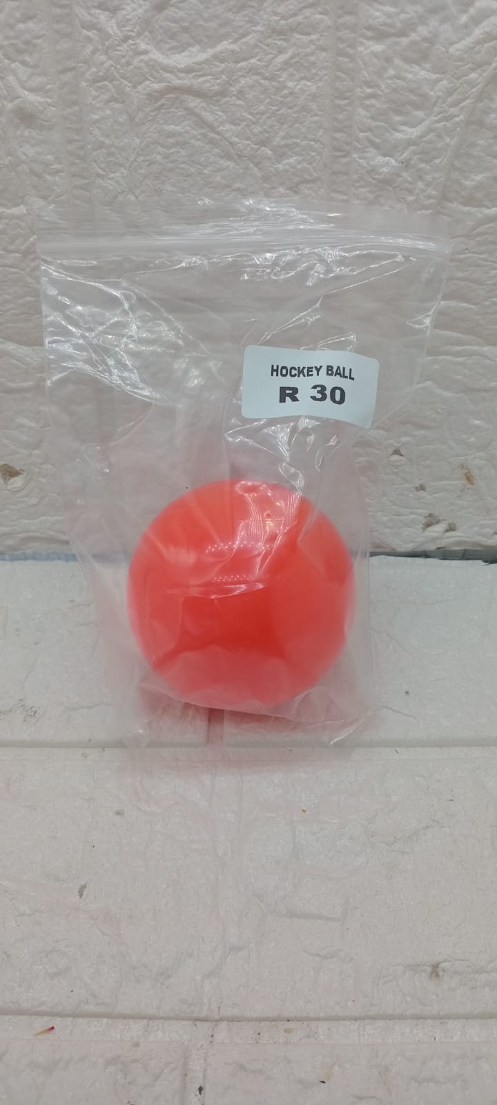 HOCKEY BALL