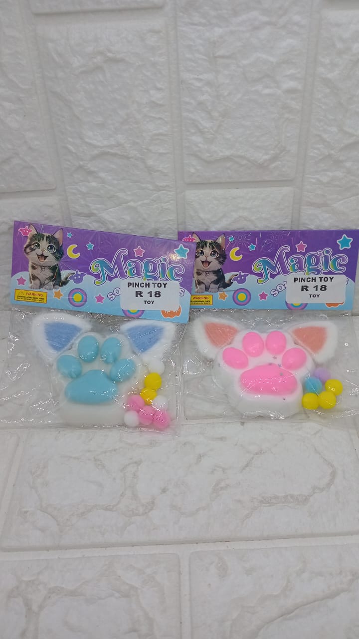 PAW/BUTTERFLY PINCH TOY