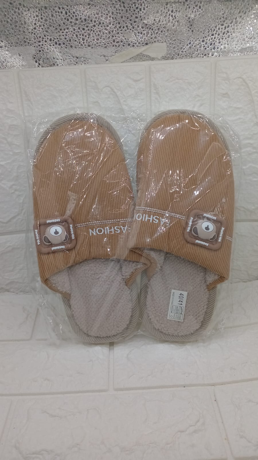 LADIES SLIPPERS