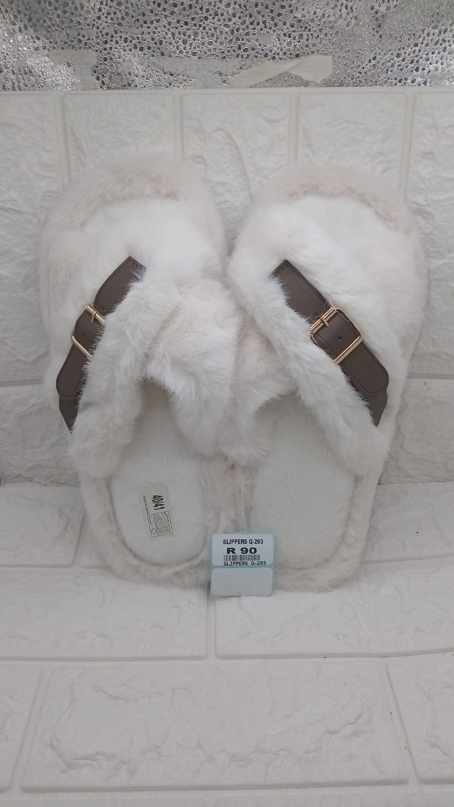LADIES SLIPPERS