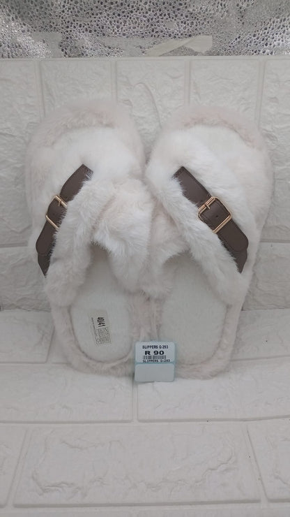 LADIES SLIPPERS