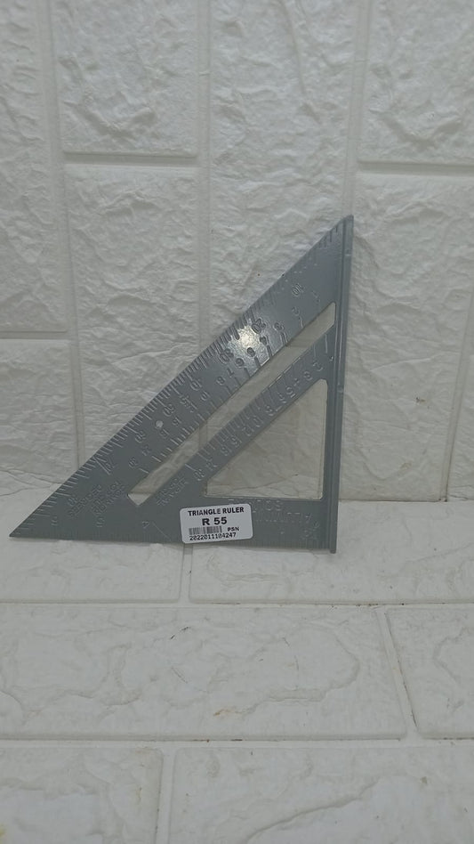 TRIANGLE RULER