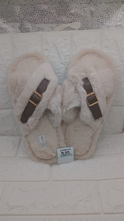 LADIES SLIPPERS