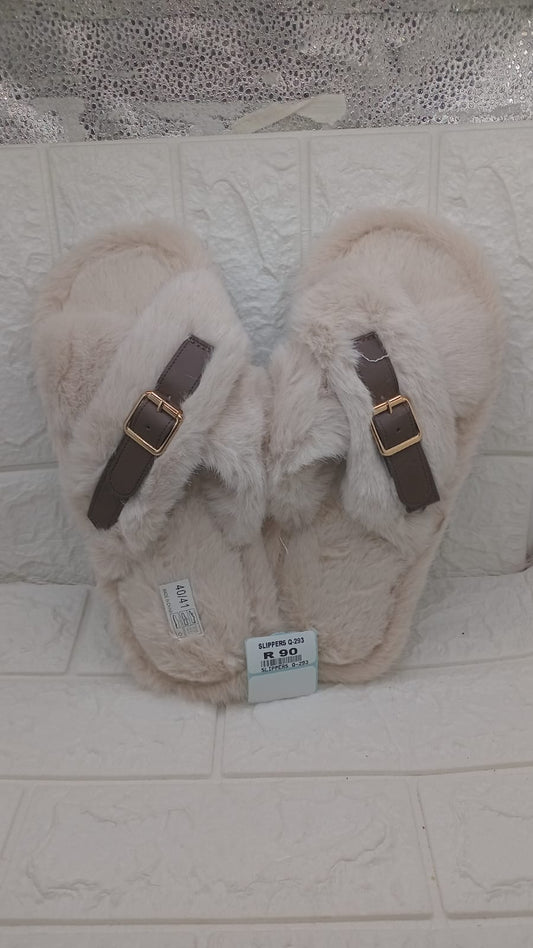 LADIES SLIPPERS