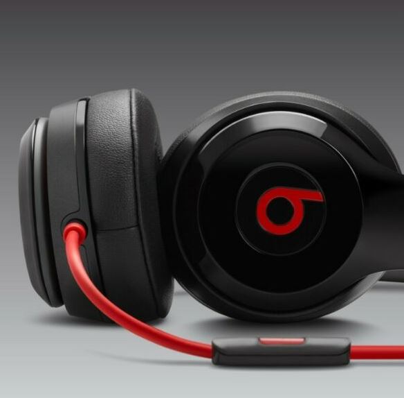 Beats Solo 2 headset