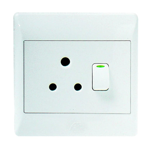 Condere Switched socket c/w white cover plate (4x4)
